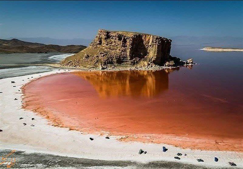 ساحل دریاچه ارومیه